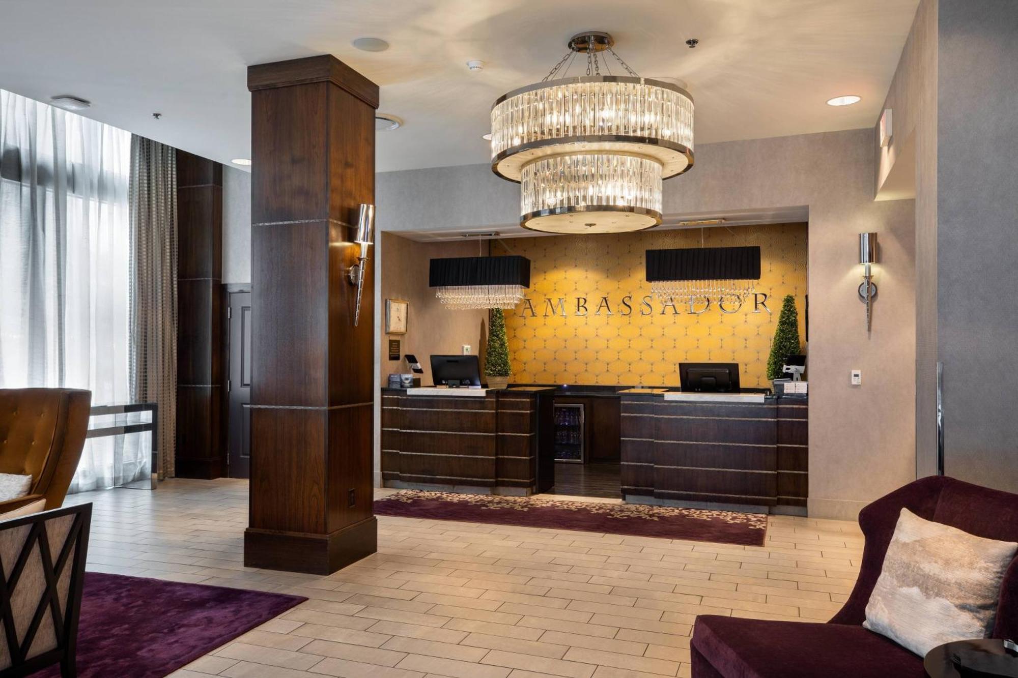 Ambassador Hotel Wichita, Autograph Collection Bagian luar foto